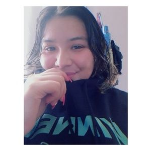 Meet your Posher, Valeria